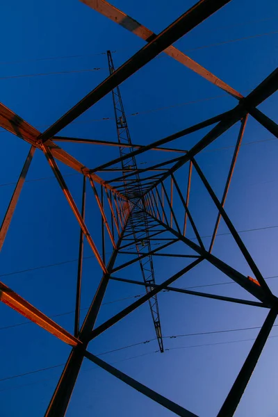 Staré Elektrické Vedení Při Západu Slunce — Stock fotografie