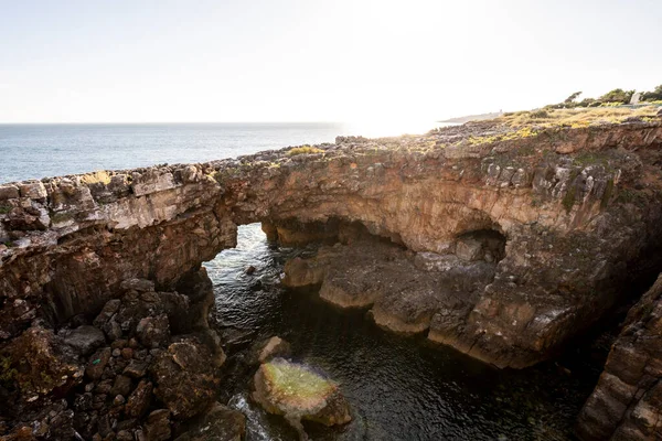 Piękny Widok Skaliste Klify Oceanu Cascais Pobliżu Lizbony Portugalia — Zdjęcie stockowe