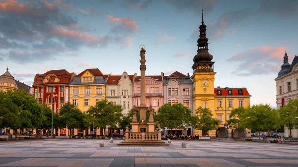 俄斯特拉发 捷克共和国 2018年8月21日 俄斯特拉发在日落时的老城主广场景观 — 图库照片