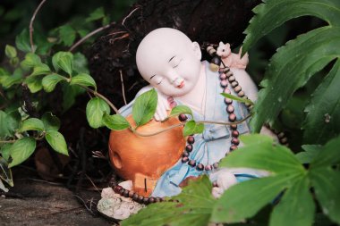 Busan, Güney Kore 'deki bir Budist Tapınağı' nda küçük Budist figürler.