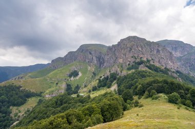 Bulgaristan 'ın en büyük şelalesi. Raysko Praskalo.
