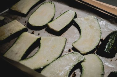 Dilimlenmiş kabak ve sebze yakın çekim