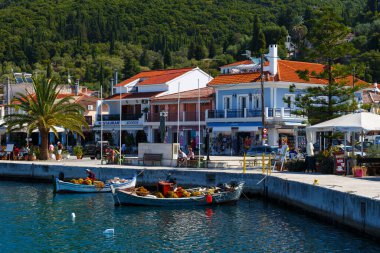 Yunanistan 'ın Kefalonia adasındaki Sami köyünün limanı.