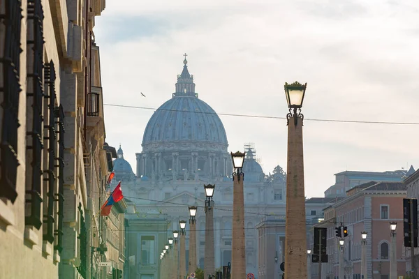 Vista Nascer Sol Sobre Basílica São Pedro Vaticano — Fotografia de Stock