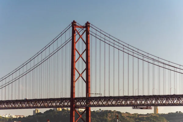 Красивый Вид Мост Через Реку Тежу Закате Лиссабон Португалия — стоковое фото