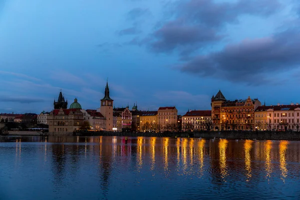 Prag Çek Cumhuriyeti Nin Merkezi Vltava Nehri Üzerindeki Büyük Simgesi — Stok fotoğraf