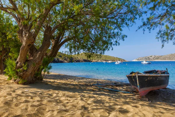 Fourni Grécia Abril 2018 Barcos Pesca Praia Aldeia Kampi Ilha — Fotografia de Stock