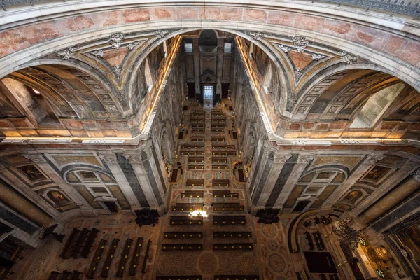 Prachtig Interieur Van Oude Historische Kerk Het Centrum Van Lissabon — Stockfoto