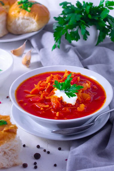 Sup Tomat Dengan Bawang Merah Dan Peterseli — Stok Foto