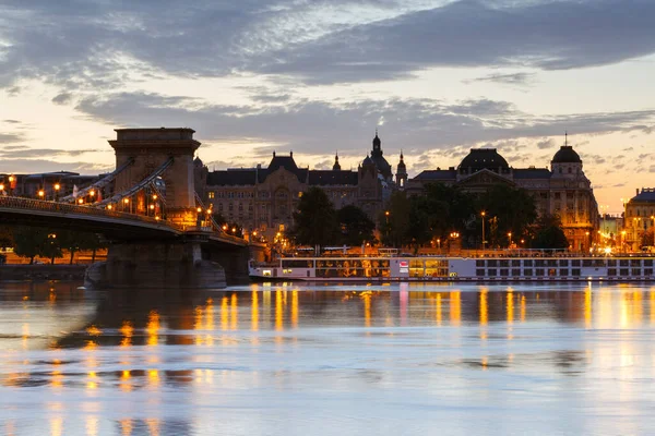 Budapest Hungary July 2018 Vista Del Edificio Del Parlamento Húngaro — Foto de Stock