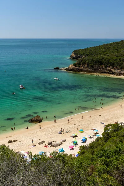 Beautiful View Beach Tourists Umbrellas Sunny Day Setubal Lisbon Portugal — Stock Photo, Image