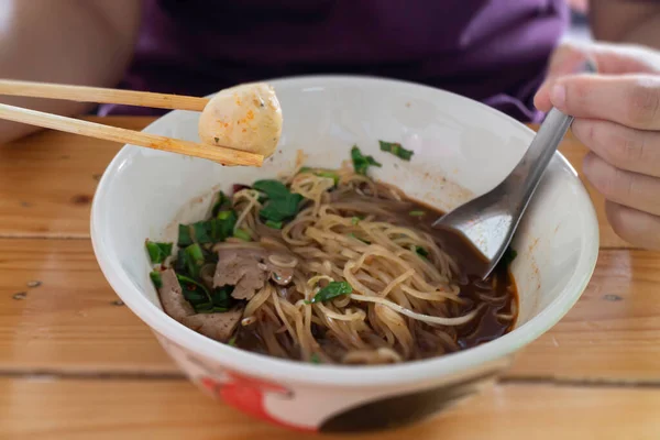 Lokal Thailändsk Stil Nudlar Fläsk Soppa Stockfoto — Stockfoto