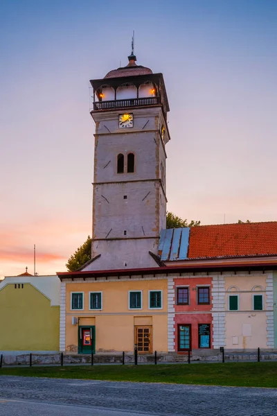 Roznava Slovakia August 2018 Guard Tower Main Square Roznava Slovakia — Stock Photo, Image