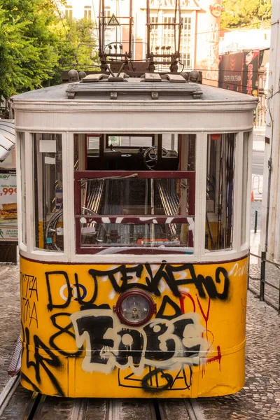 Bela Vista Para Antigo Elevador Eléctrico Histórico Edifícios Centro Lisboa — Fotografia de Stock