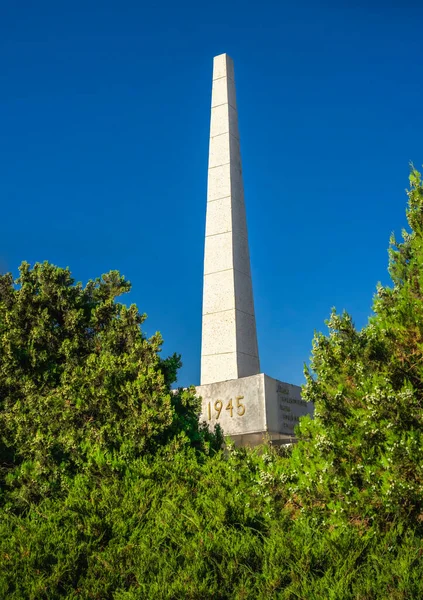 Chernomorsk Ucrania 2020 Obelisco Gloria Ciudad Chernomorsk Una Soleada Mañana — Foto de Stock