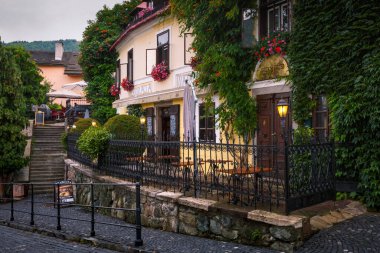 Banska Stiavnica, Slovakya - 22 Temmuz 2018: Slovakya 'nın orta kesimindeki Banska Stiavnica kasabasındaki restoran