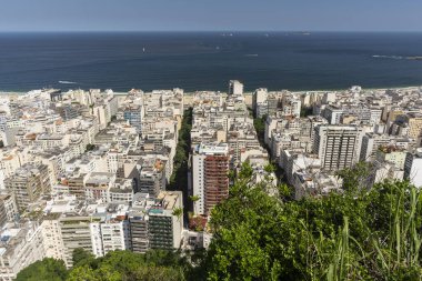 Copacabana, Rio de Janeiro, Brezilya 'daki güzel şehir binaları ve okyanus manzarası