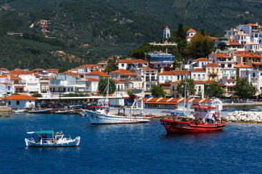 Eski şehir Kotor 'un manzarası, monthe gro