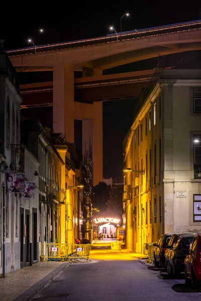 Schöner Blick Auf Historische Gebäude Straße Und Große Brücke Lissabon — Stockfoto