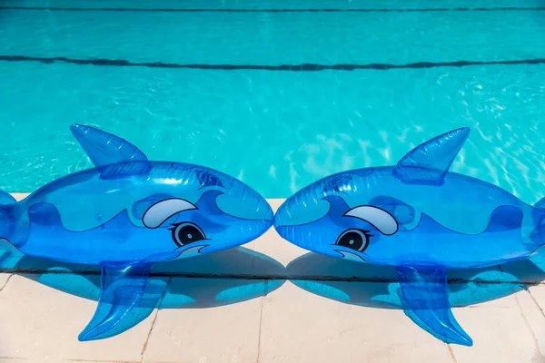 Brinquedos Piscina Infláveis Convés Uma Pesquisa Com Água Fundo — Fotografia de Stock