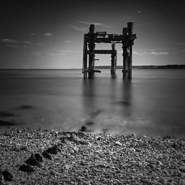 Schwarz Weiß Foto Eines Holzstegs Strand — Stockfoto