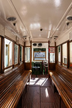 Lizbon, Portekiz 'in merkezindeki eski tarihi tramvay asansörünün güzel manzarası.