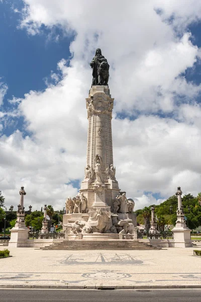 Piękny Widok Biały Pomnik Placu Marques Pombal Centrum Lizbony Portugalia — Zdjęcie stockowe