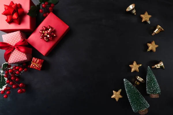 Frohe Weihnachten Weihnachtsgeschenk Und Dekoration Auf Schwarzem Hintergrund — Stockfoto