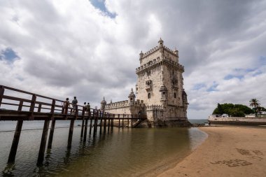 Portekiz, Lizbon 'daki Belem Kulesi' nin eski tarihi binasının güzel manzarası