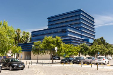 Lizbon, Portekiz 'deki Parque das Nacoes bölgesindeki modern tiyatro binasının güzel manzarası