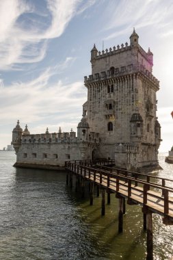 Portekiz, Lizbon 'daki Belem Kulesi' nin eski tarihi binasının güzel manzarası