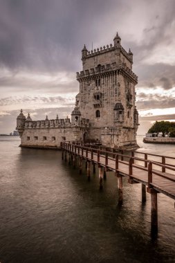 Portekiz, Lizbon 'daki Belem Kulesi' nin eski tarihi binasının güzel manzarası