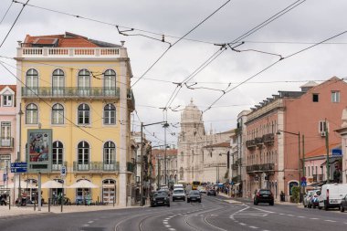 Portekiz, Lizbon şehir merkezindeki tarihi Jeronimos Manastırı 'na güzel bir manzara.