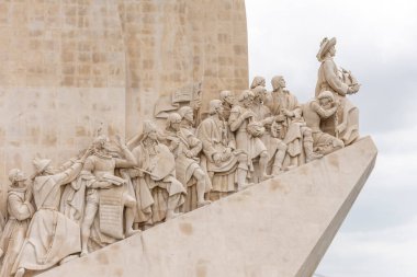 Belem, Lizbon, Portekiz 'deki tarihi Keşifler Anıtı' na güzel bir manzara