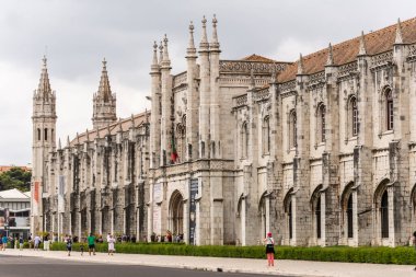 Portekiz, Lizbon şehir merkezindeki tarihi Jeronimos Manastırı 'na güzel bir manzara.