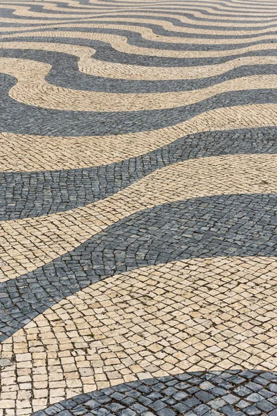 Prachtig Uitzicht Golvend Patroon Gemaakt Van Portugese Stenen Het Plein — Stockfoto