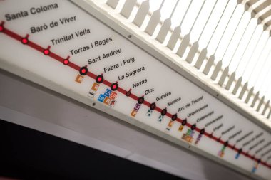 Barselona, İspanya, 23 Aralık 2019. Barcelona metro hattı, 