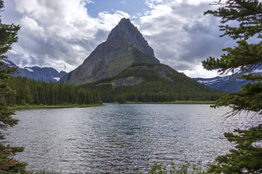 Grinnell Point ve Swiftcurrent Gölü