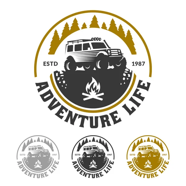 Logo przygodowe, Las i samochód terenowy, życie na świeżym powietrzu — Wektor stockowy