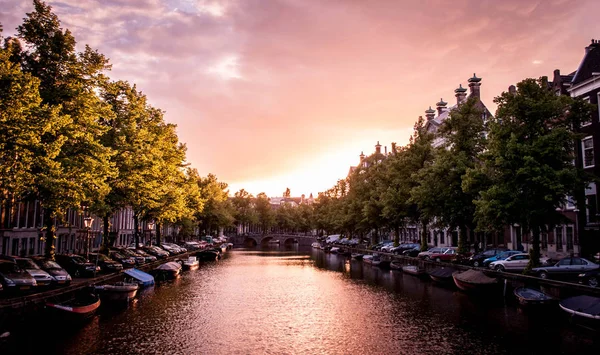 Amsterdam Canal Bei Sonnenuntergang — Stockfoto