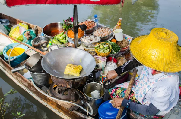 Amphawa Samut Songkhram Thailandia Feb Donna Non Identificata Che Vende — Foto Stock