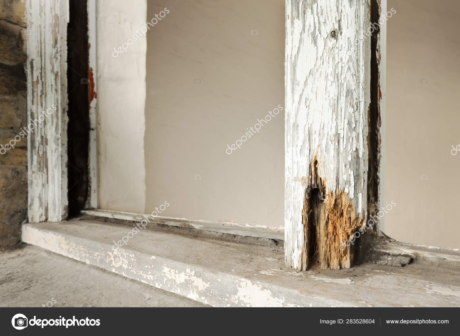 Close up of rotten sash window frame — Stock Photo © Giedriius #283528604