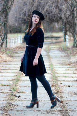 retro tarzı giymiş kadın