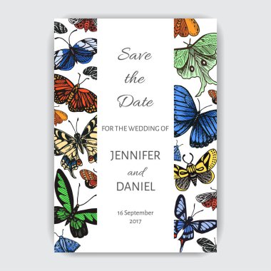 Çizilmiş kroki düğün davetiyesi beyaz renkli kelebekler ile el.