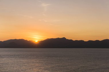 Günbatımı Penya Fort Majorca İspanya