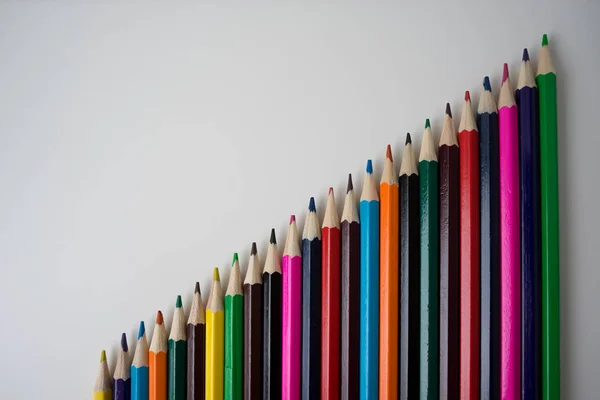 Цветные Карандаши Изолированы Белом Фоне — стоковое фото