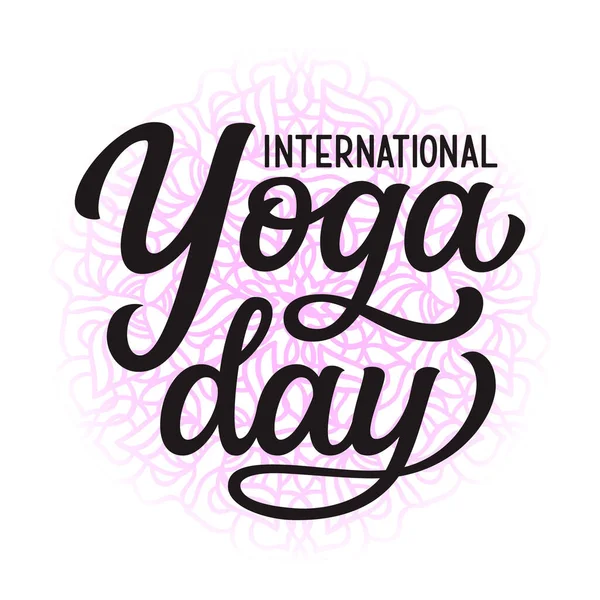 Internationaler Yoga Tag Handgezeichneter Text Mit Lotusblütenform Isoliert Auf Weißem — Stockvektor