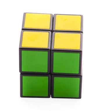 Tayland, bangkok. Junel 18, 2018. Beyaz arka plan üzerinde Rubik küpü