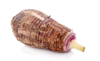 Taro beyaz arkaplanda izole edildi