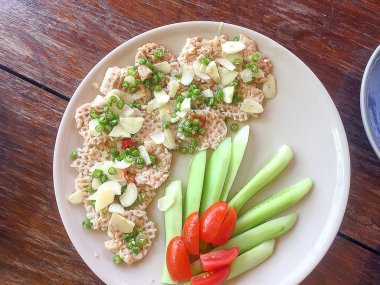 Domuz eti limon baharatlı tatlı sos ile